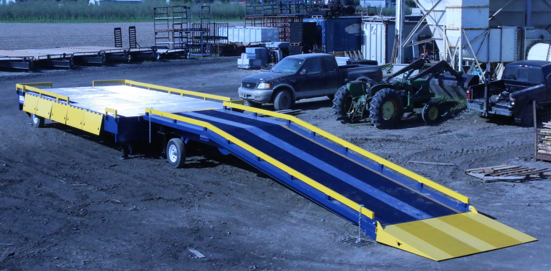 Custom loading ramp solutions including cross dock systems 
